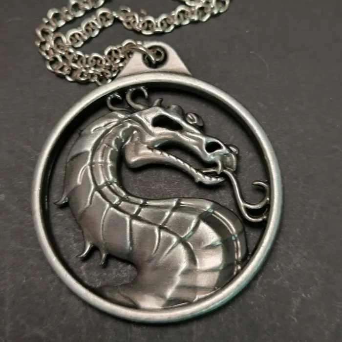 Collier mortal kombat - photo numéro 2