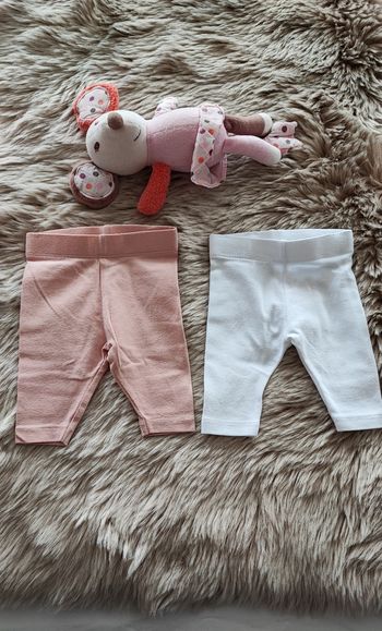 Lot 2 leggings rose blanc Kiabi 1 mois