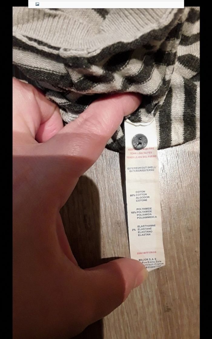 Pull a rayure avec noeud rouge - photo numéro 7