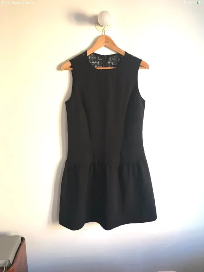 Robe noire sans manches taille 40 Miss United