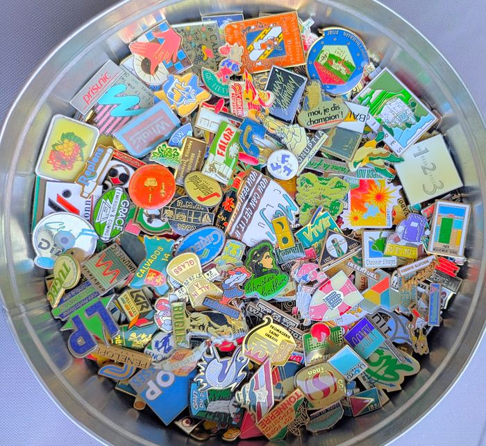 Lot 500 pin's pin pins aucun double et sans attache - photo numéro 4