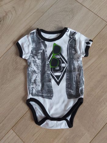 Bodie manches courtes garçon 1 mois en très bon état (78)