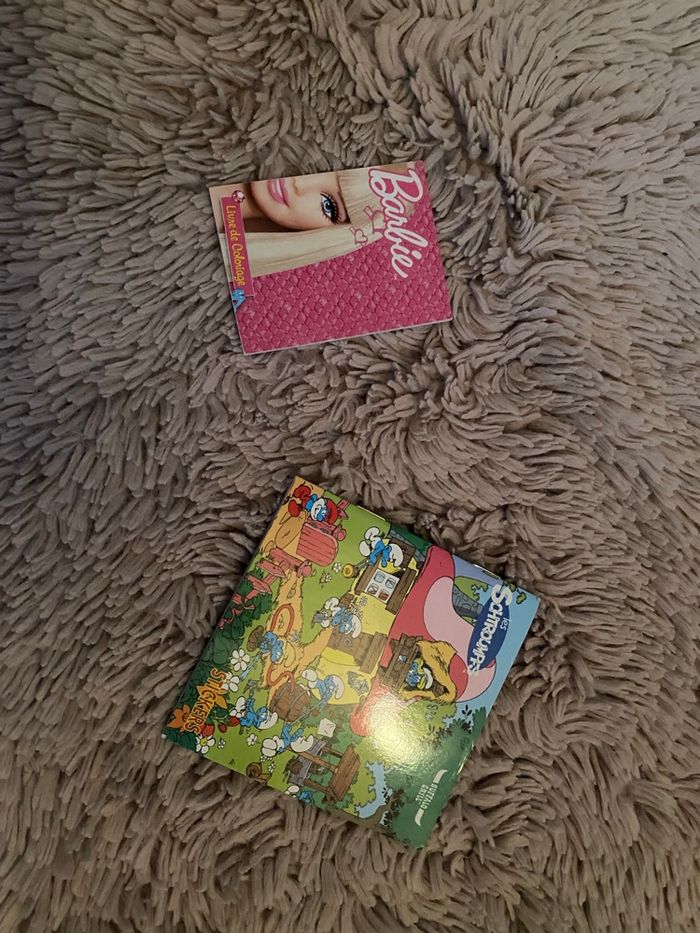 Petit bloc Barbie et autocollant Schtroumpfs - photo numéro 2
