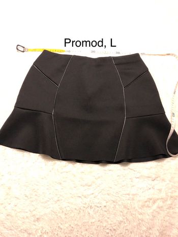 Jupe noire patineuse Promod L40/42