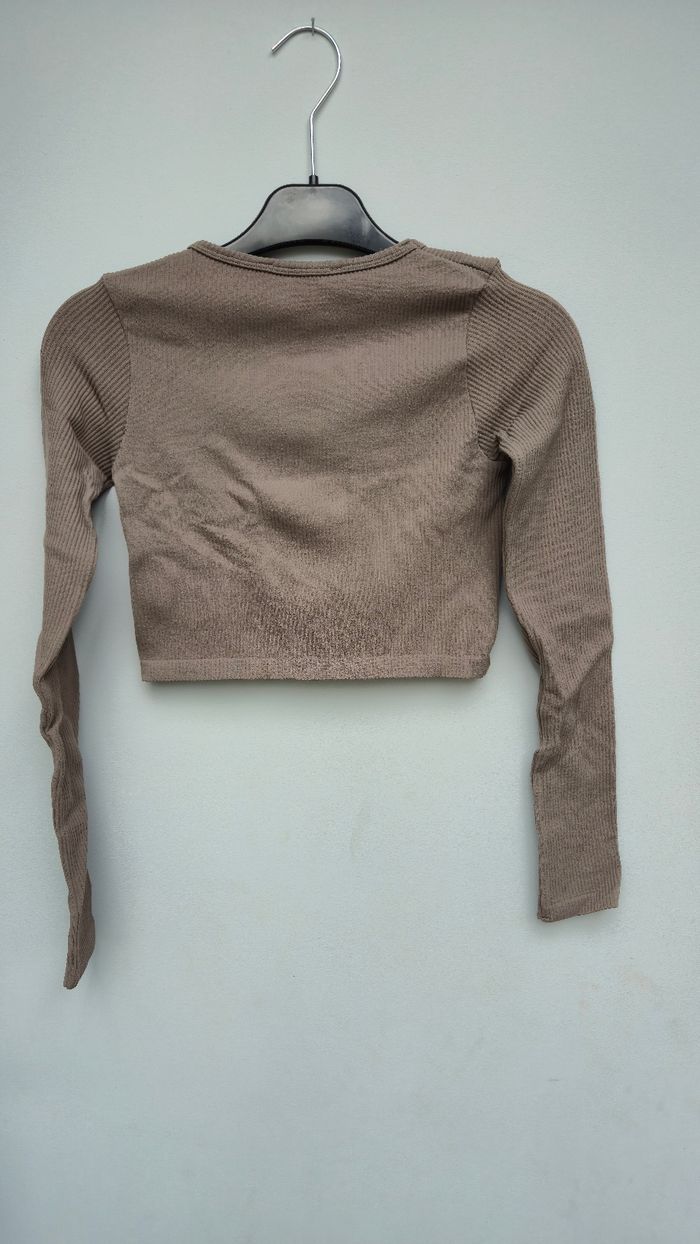 Lot de 2 tee shirt court pull & bear - photo numéro 4