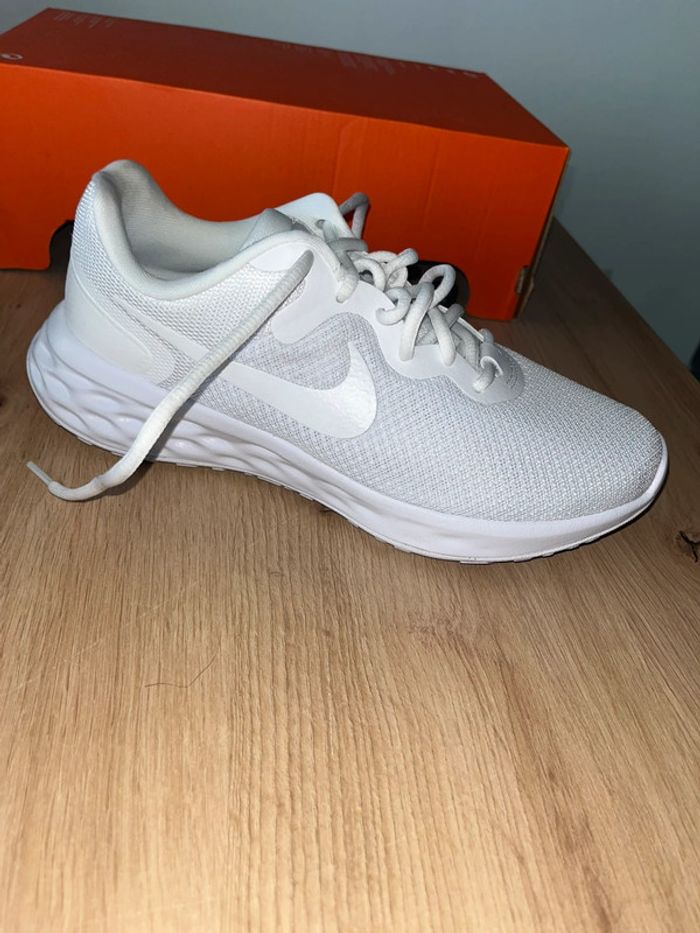 Baskets , Nike , Blanches , Femmes , Taille 39 , neuves - photo numéro 6