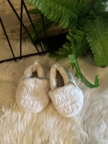 Chausson Naissance Happy - TBE - Blanc