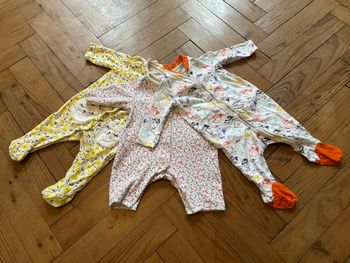 Pyjamas + combi / 3 mois