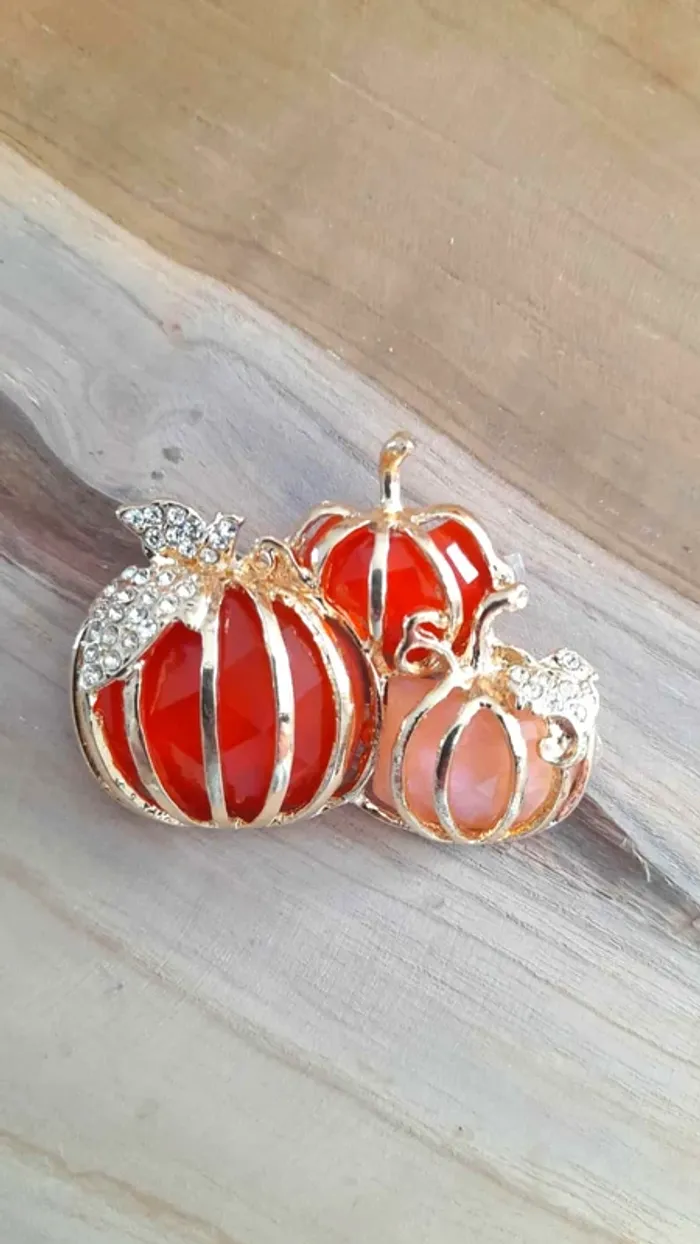 🎃 Broche citrouilles dorées neuve - photo numéro 2