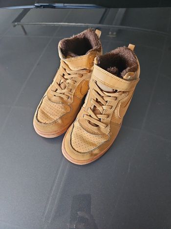 Nike camel