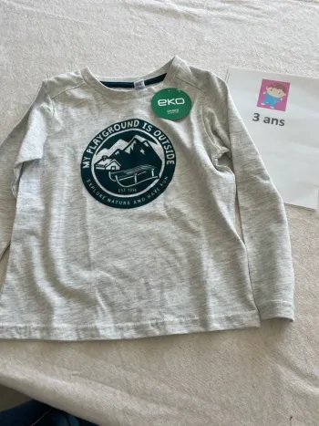 T-shirt Okaïdi, Trois ans, neuf