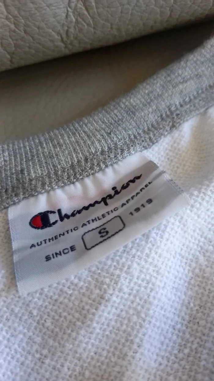 Sweat jamais porté taille s champion - photo numéro 3