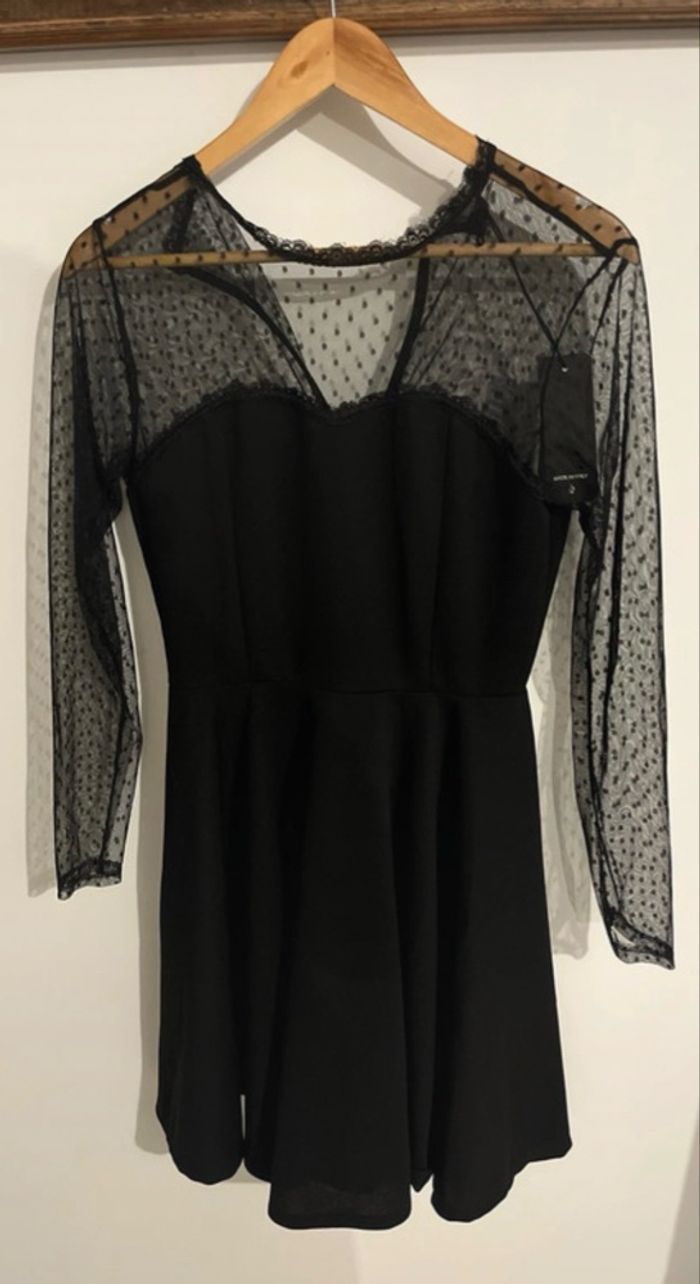 Robe noire avec manche transparente - photo numéro 2