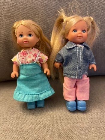 poupées Barbie petites filles