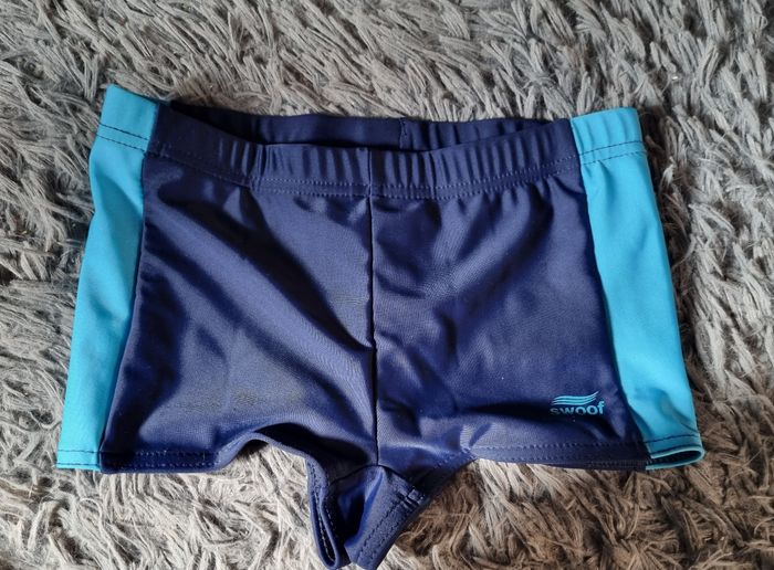 Short de bain bleu marine 8-9ans