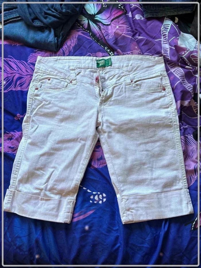 Pantacourt taille 42 marque bershka