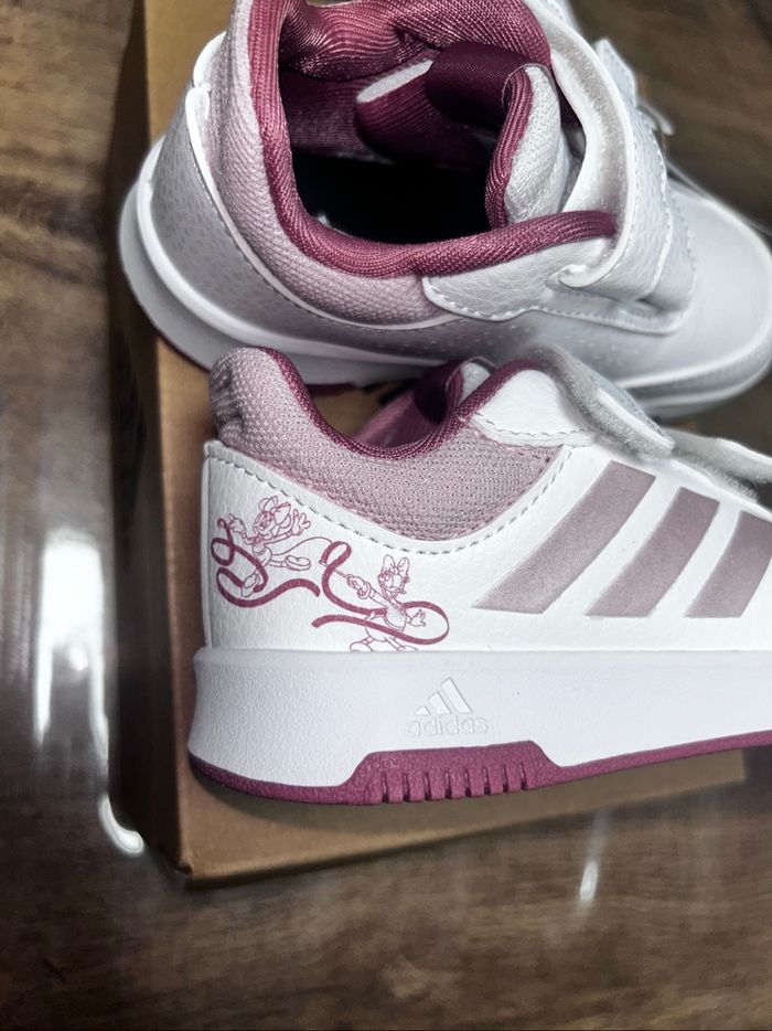 Baskets Adidas neuf - photo numéro 5