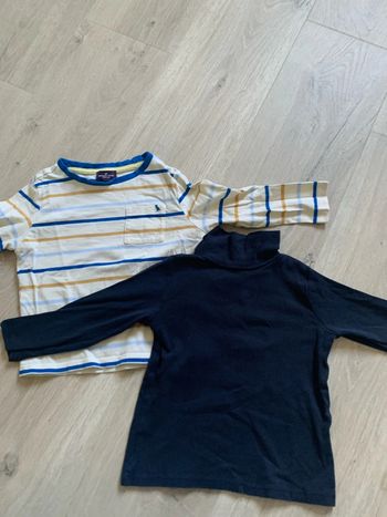 Lot de deux tee-shirt manches longues, 24 mois en très bon état