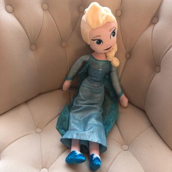 Poupée Chiffon Disney Store Elsa dans la reine des neiges