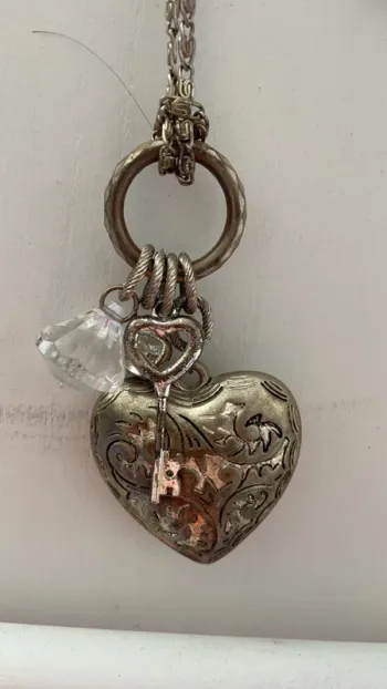 Collier avec pendentif