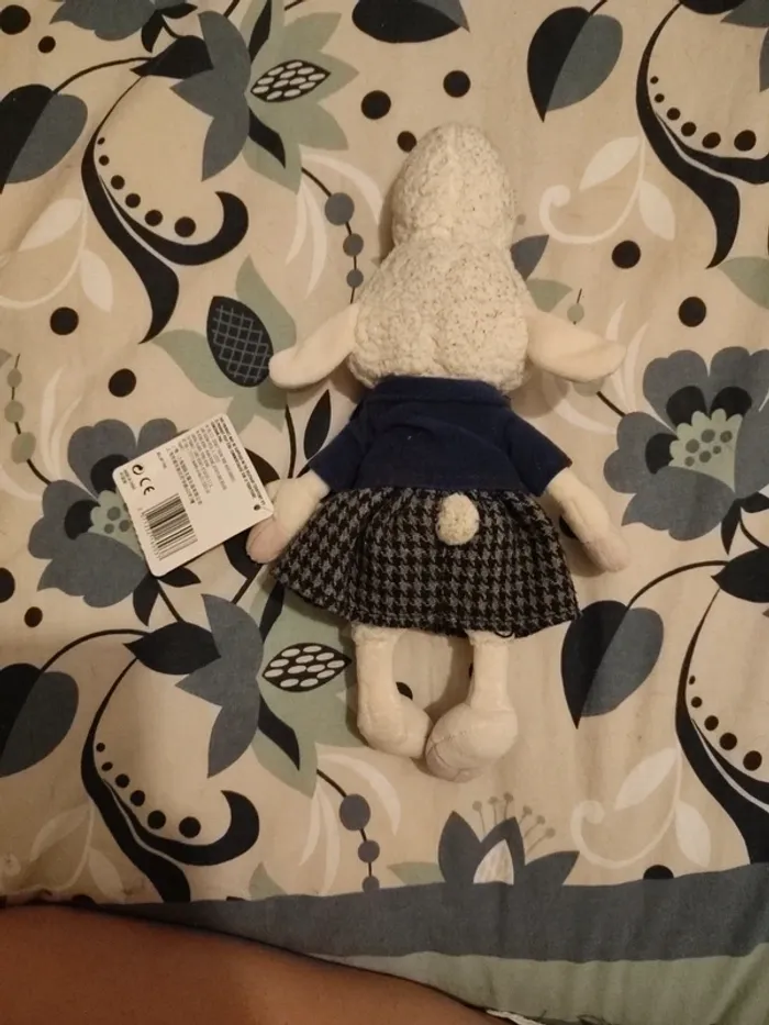 Peluche Adjointe au Maire de Zootopie "Bellwether" - photo numéro 2