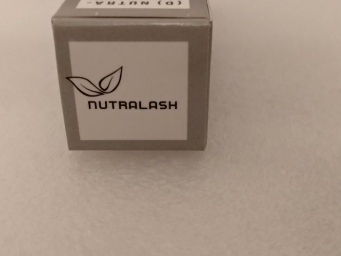 Nutralash volume lash creme - Pour donner du volume aux cils et sourcils - photo numéro 2