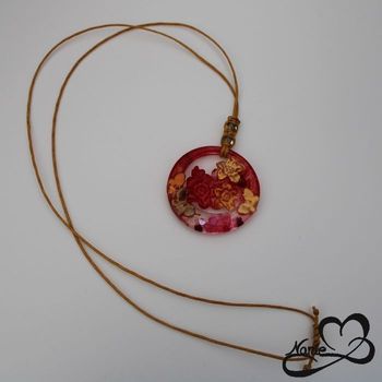 Pendentif en résine avec des fleurs rouges !!