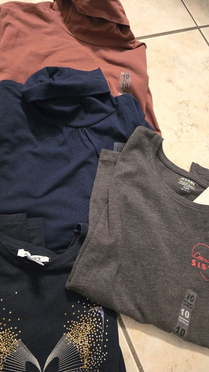 Neufs (non portés)😍🥰 superbe lot Tee-shirts ml et sous pulls 10 ans fille 🥰😍 - photo numéro 2