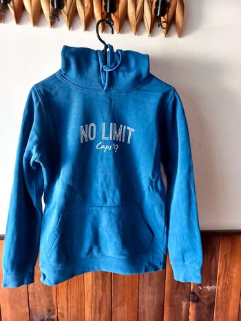Sweat à capuche bleu