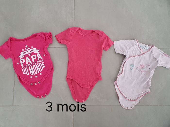 Lot bodys manches courtes 3 mois