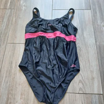 Maillot de bain 1 pièce nabaiji taille 44 noir & rose