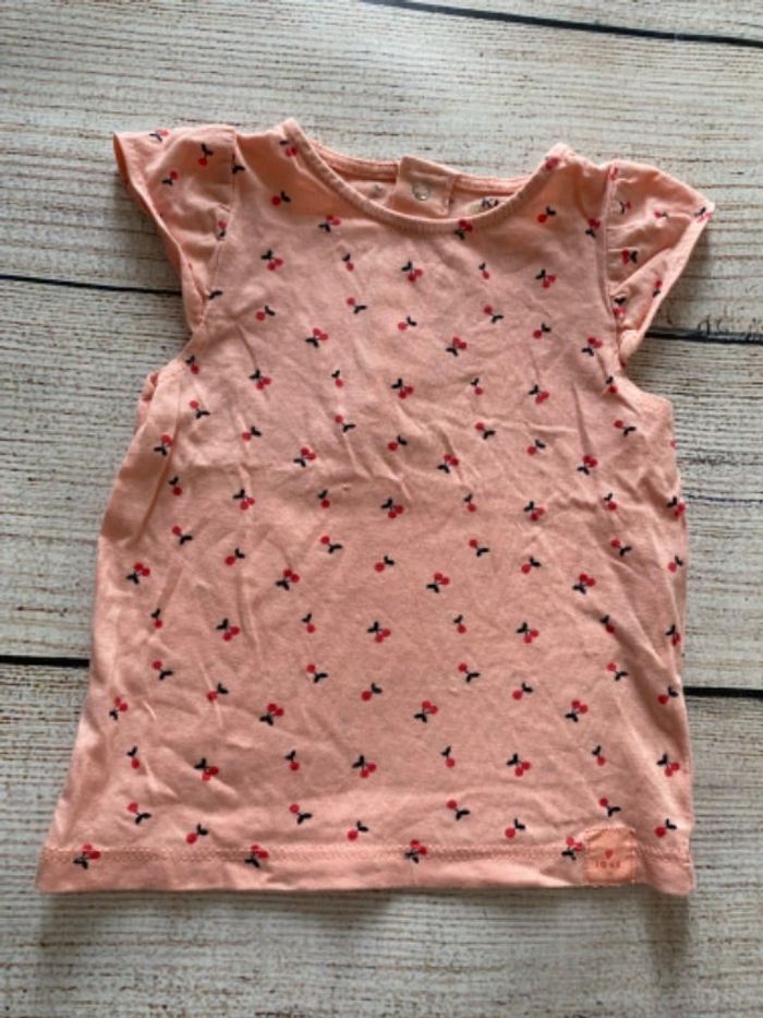 T-shirt cerise 🍒 9 mois