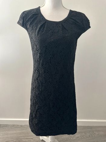 Petite robe noire en dentelle Burton T40 L