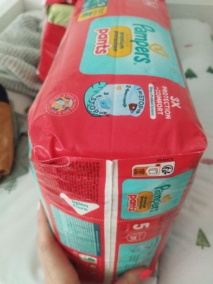 Paquet de couches Pampers pants taille 5 neuf - photo numéro 2
