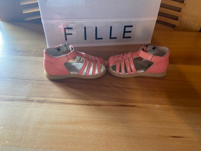 Sandales fille taille 20 - photo numéro 5