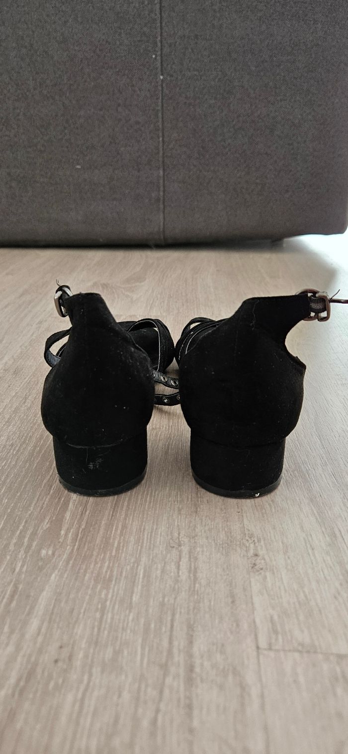 Pied nu petit talon - photo numéro 5