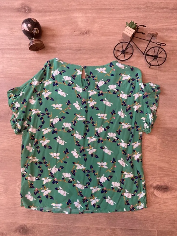 Blouse verte à fleurs - photo numéro 2