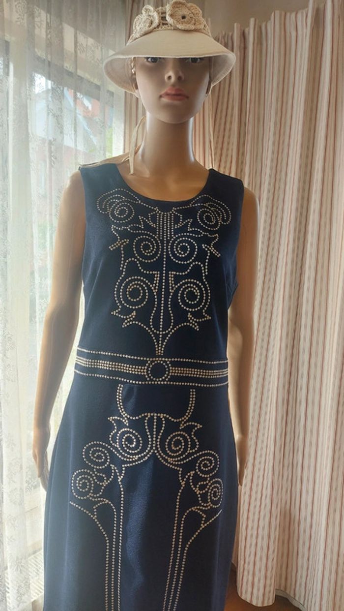 Robe bleu avec broderie K-design taille L - photo numéro 4