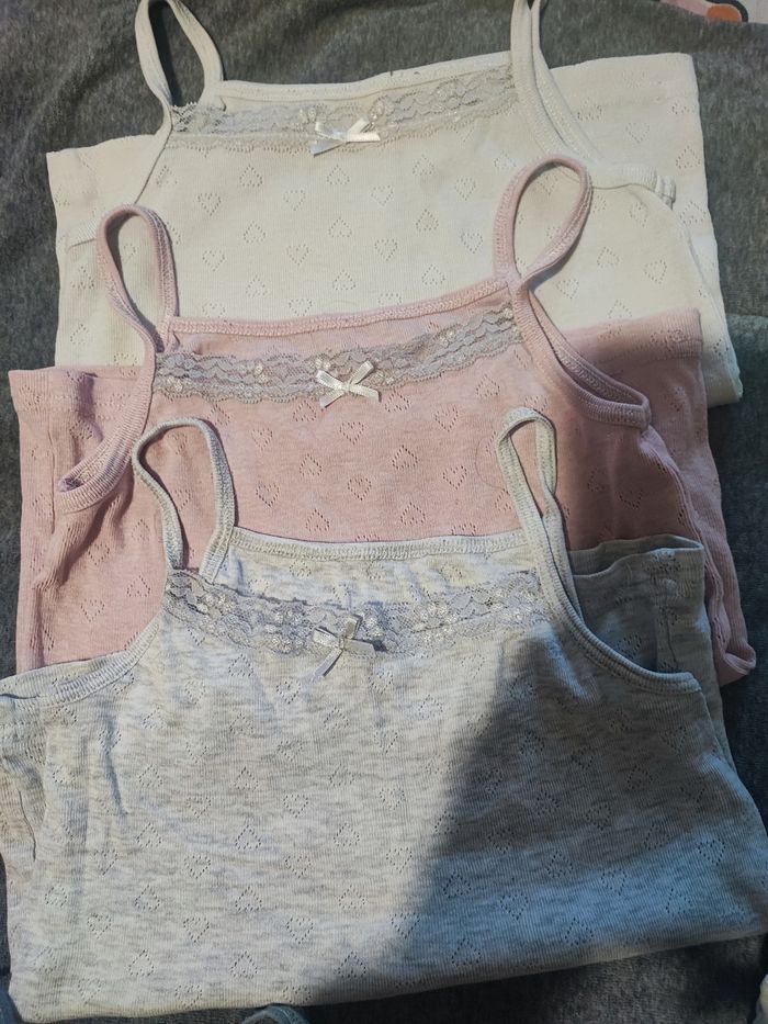 12 Maillots de corps a bretelles taille 5-6 ans - photo numéro 4