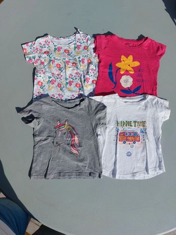 Lot 4 t-shirts 2 ans