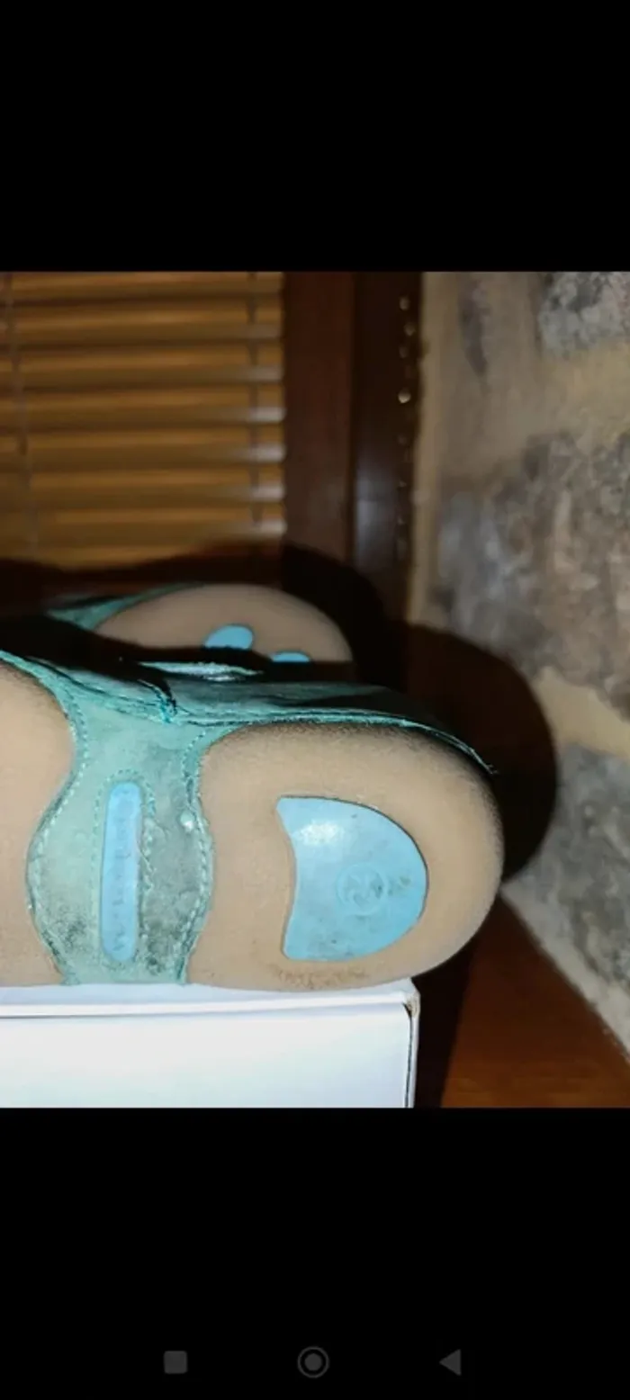 Magnifiques chaussures Vertbaudet taille 24 en cuir en excellent état - photo numéro 5