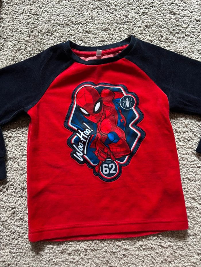 🌺Haut de pyjama en velours Disney Marvel Spider-Man rouge et bleu foncé Taille 24mois/92cm🌺 - photo numéro 2