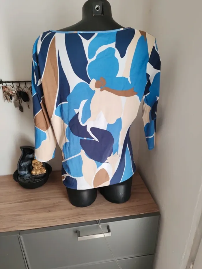 T-shirt taille 46 Armand Thiery - photo numéro 3