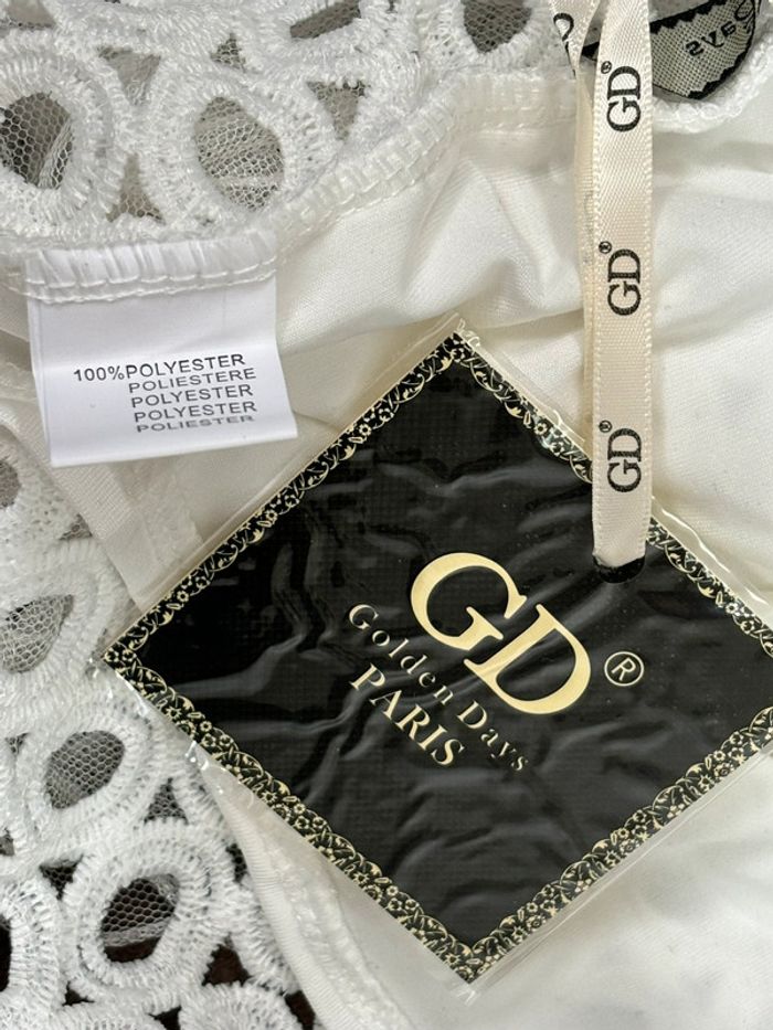 Superbe petite blouse blanche en dentelle crochetée et manches ballons en tulle - photo numéro 5