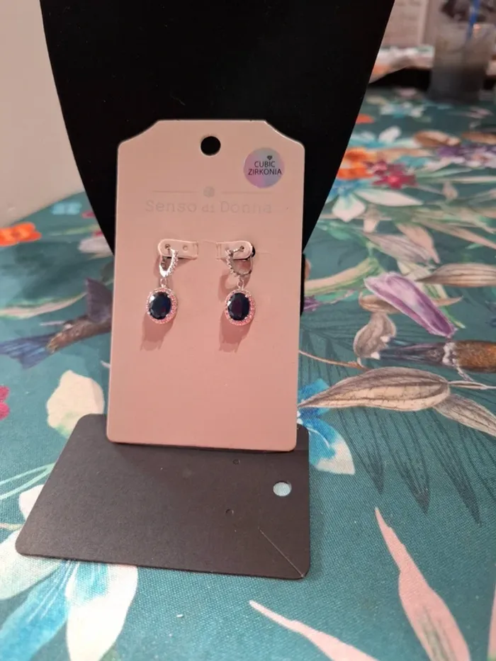 Magnifique boucle d oreille femme neuve zirconium - photo numéro 2