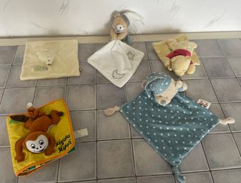 Lot de 5 doudous pour bébé
