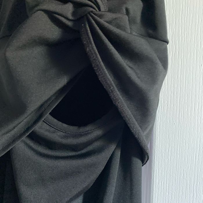 Robe noire - photo numéro 4