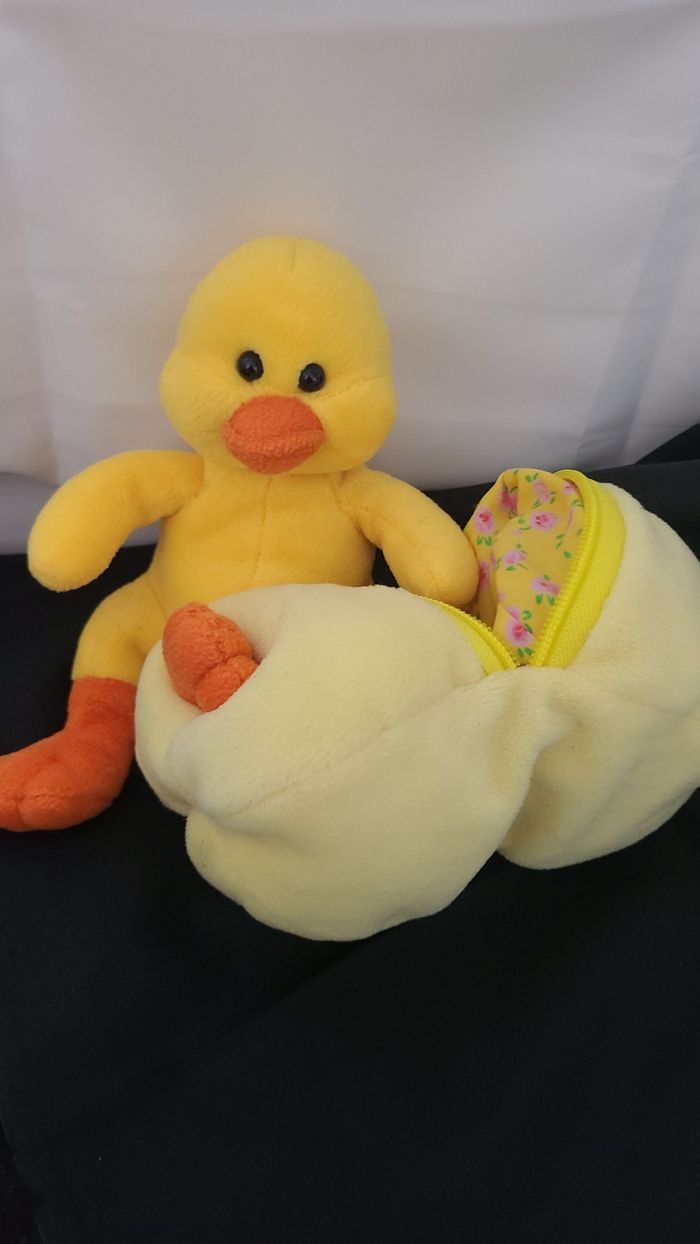 Peluche canard poussin dans un œuf avec fermeture éclair - photo numéro 3