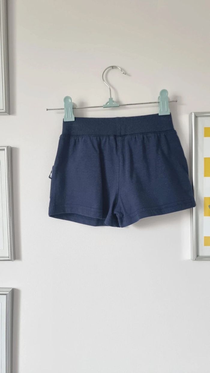 Ensemble T-shirt okaidi dream rayures et un short marien taille 4ans comme neuf - photo numéro 7