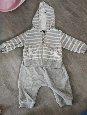 Ensemble Jogging bébé 6 mois comme neuf